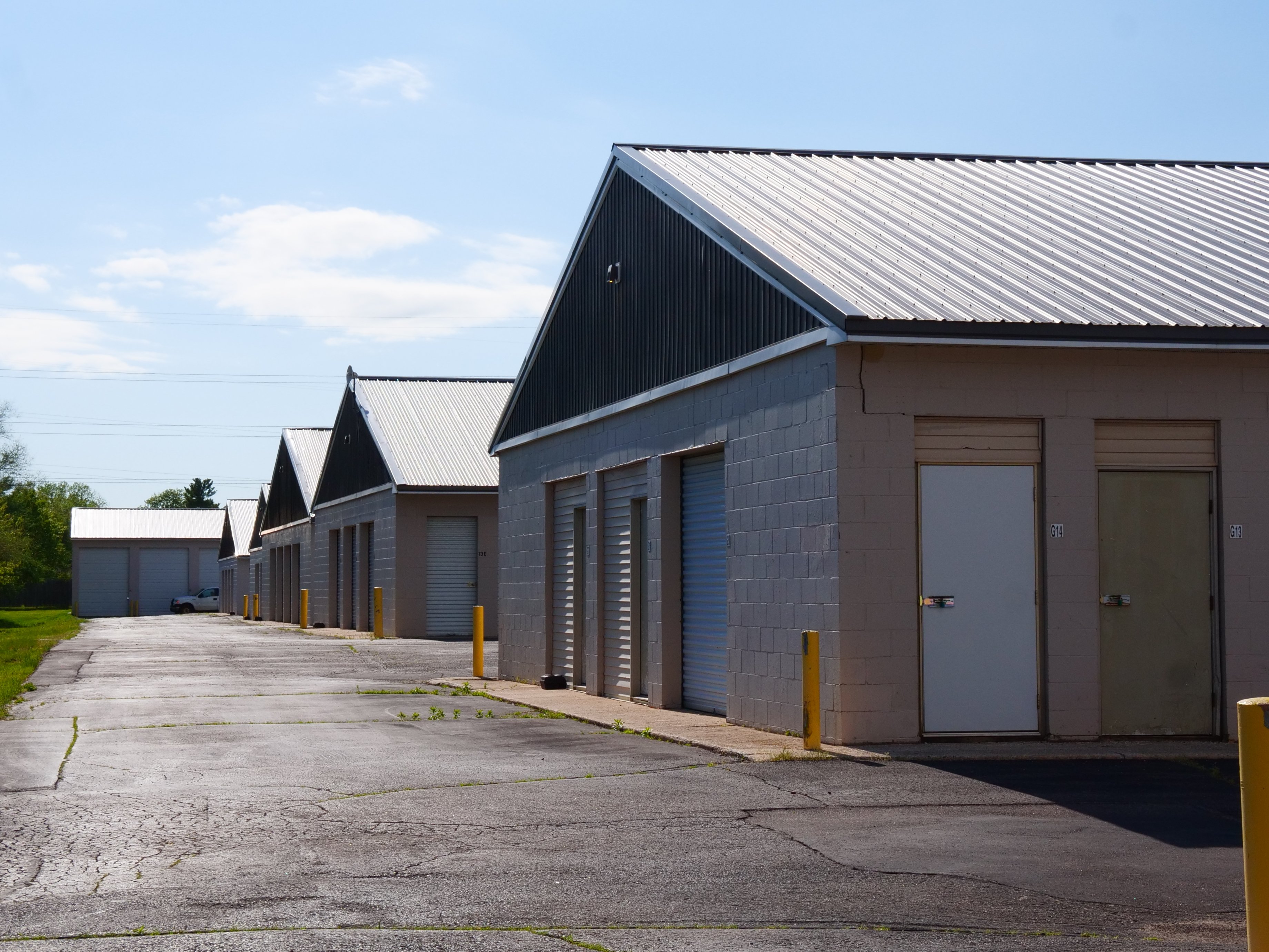 affordable self storage wyoming michigan 49548